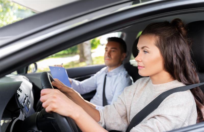 How Many Driving Lessons Do I Need to Pass in Manchester?